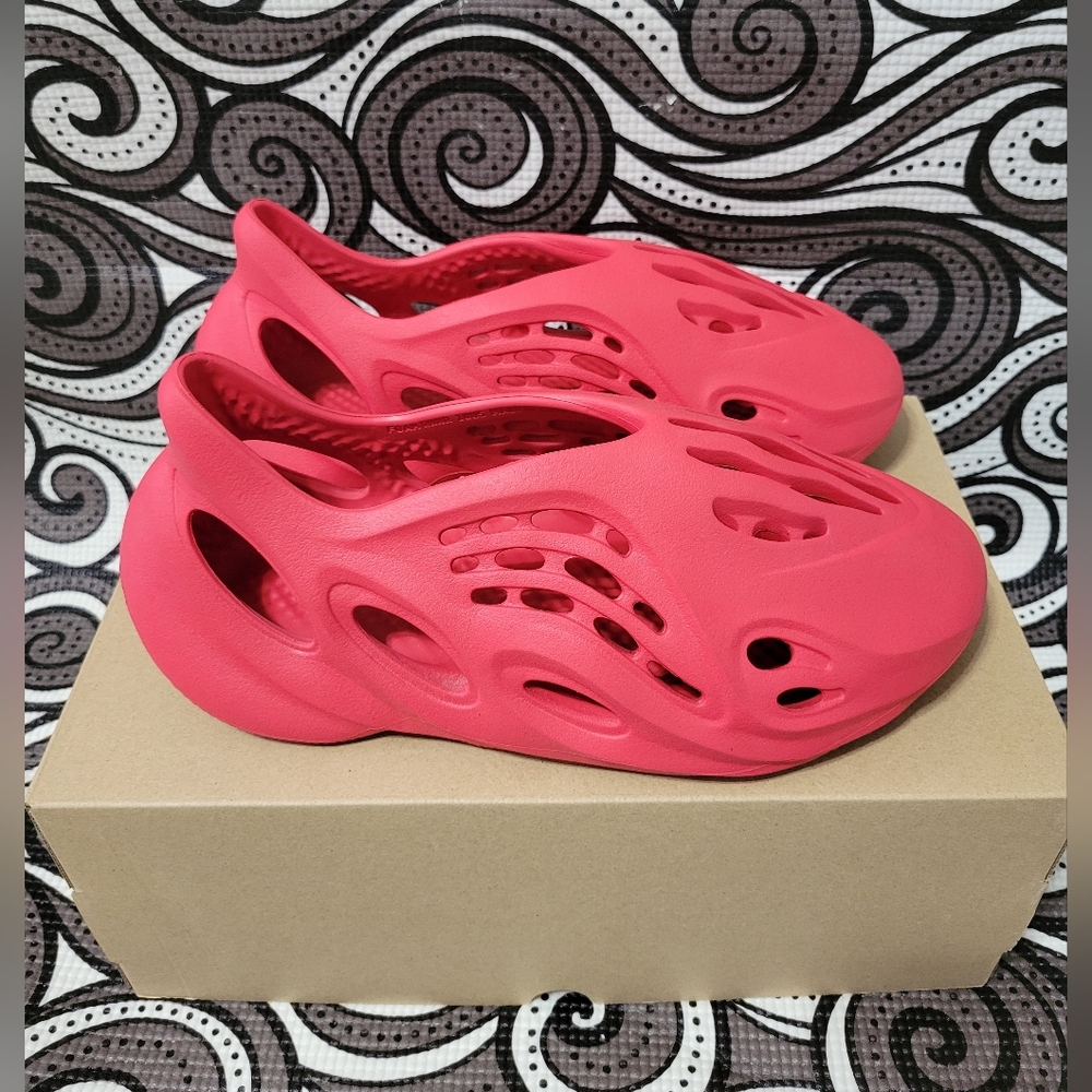Adidas Foam Runner "VERMILLION"